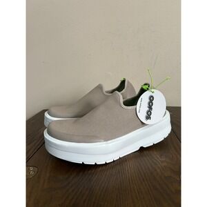 OOFOS Womens 7.5 OOMEGA EEZEE Low Platform Recovery Shoes Taupe Slip On Sneakers